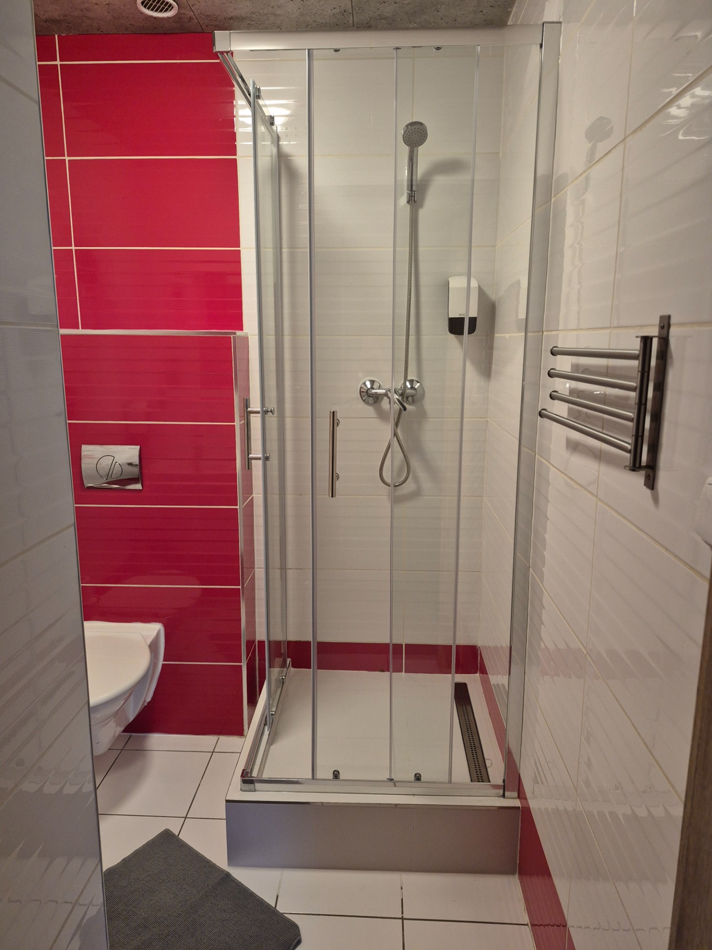Vířivky Ostrava - wellness pokoj s vířivkou jedenáct